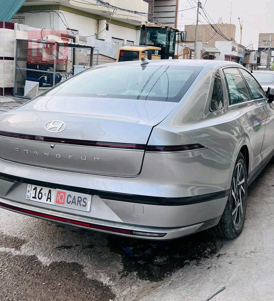 هيونداي أزيرا